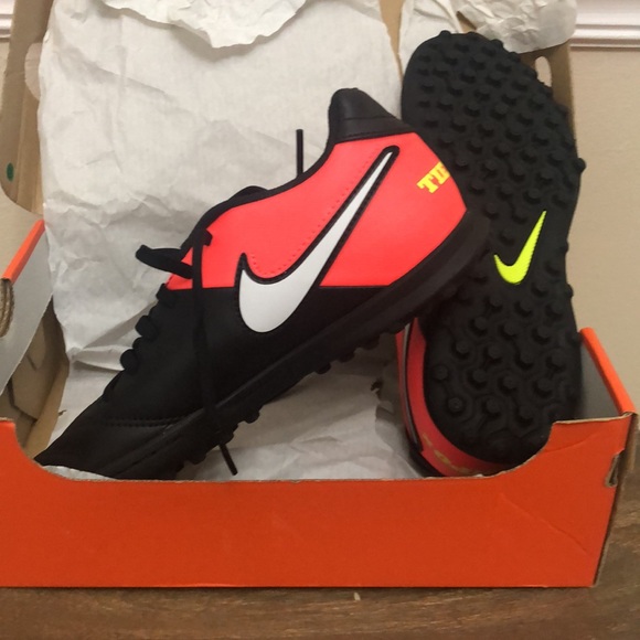 Nike Black and Orange Size 7 - Picture 5 of 5